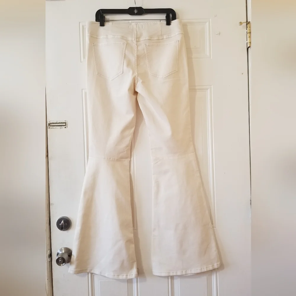 Free People Penny Pull On Flare Jeans Cream Ivory Size 32